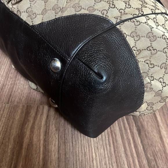 A299- 💯 % authentic Gucci shoulder bag - Picture 13 of 16